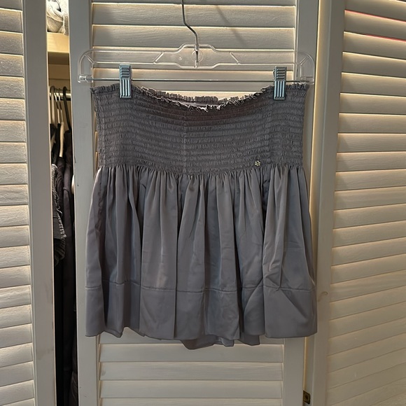 Silver Natural Life Shorts - Picture 3 of 3